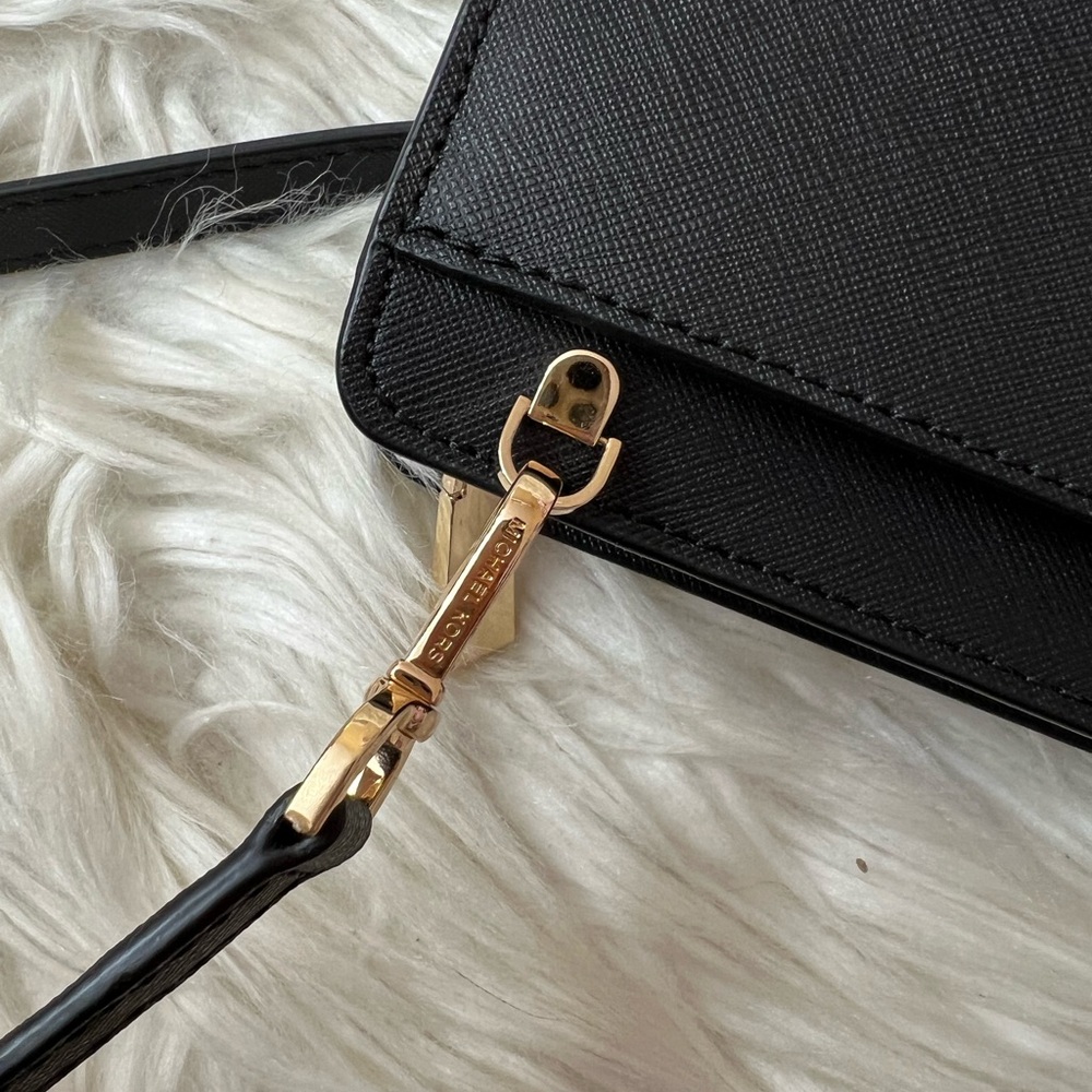 Michael Kors Elegant Black Crossbody Bag - Picture 7 of 9